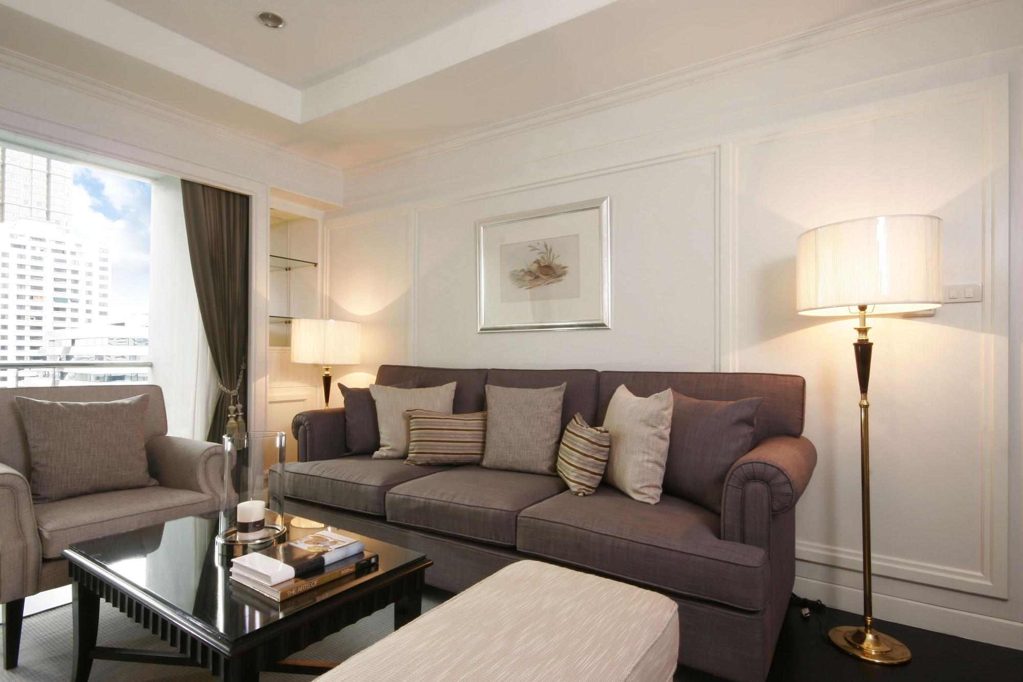 Cape House Langsuan Hotel Bangkok Exterior photo A living room