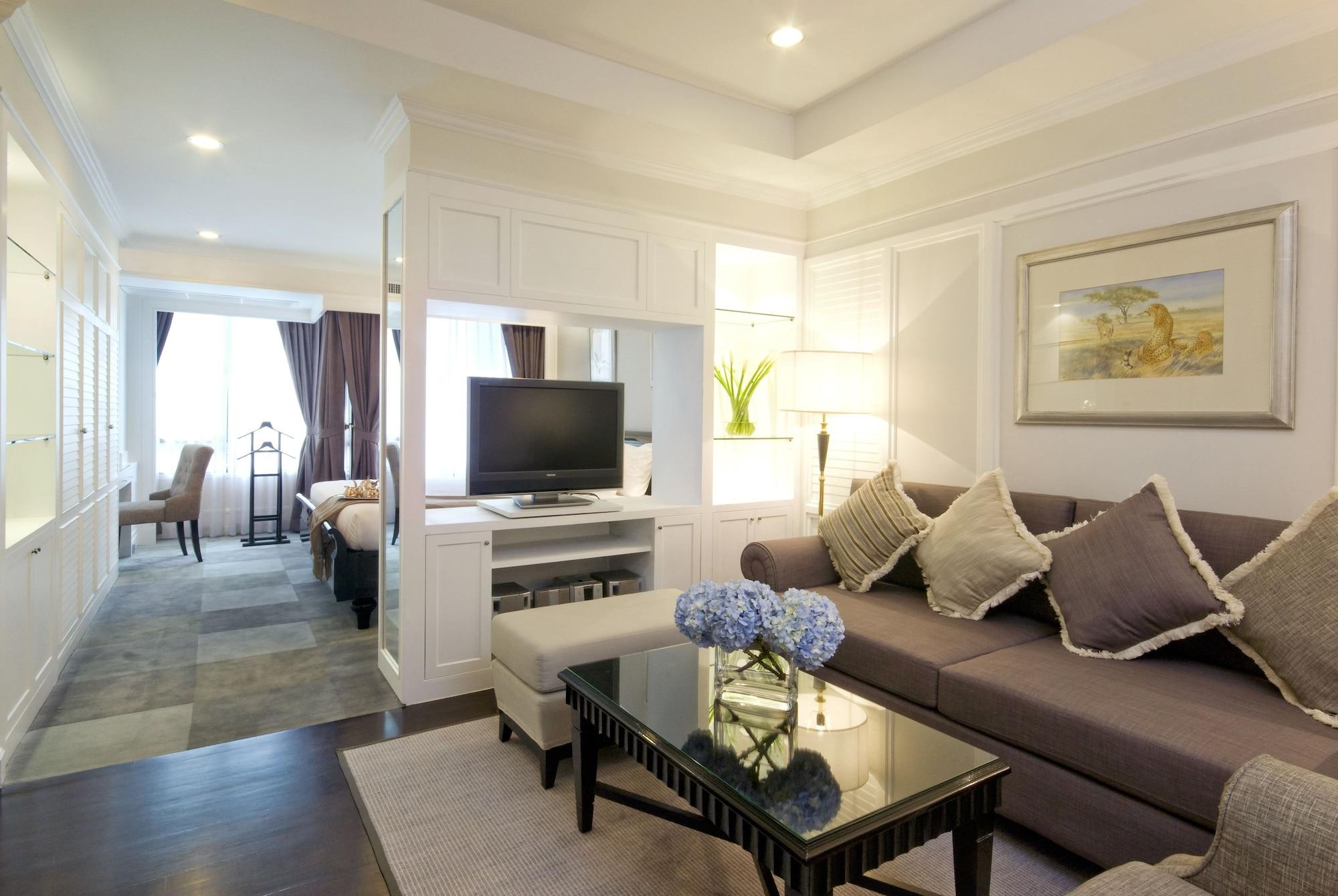 Cape House Langsuan Hotel Bangkok Exterior photo Living room