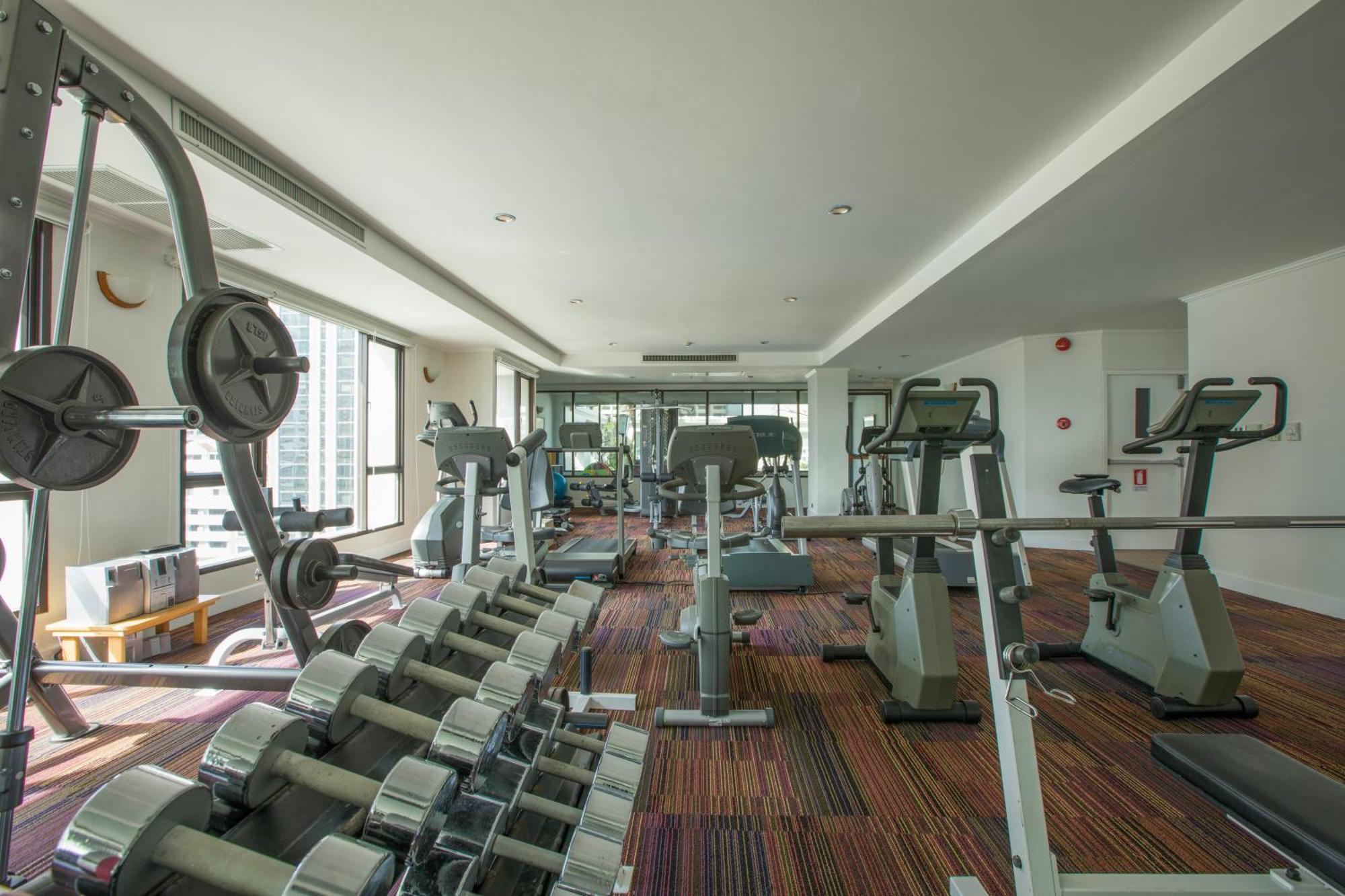 Cape House Langsuan Hotel Bangkok Exterior photo The gym at the hotel