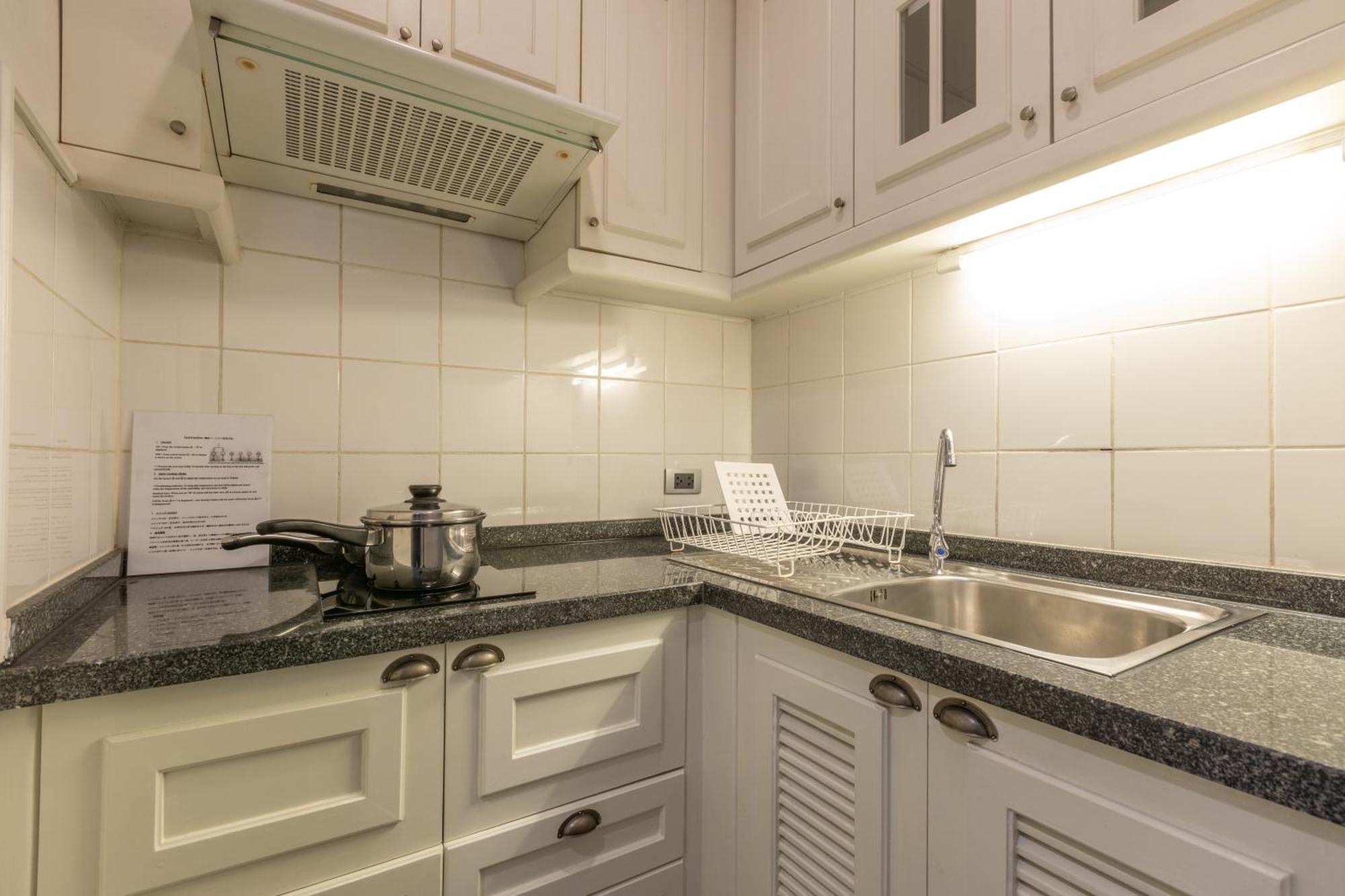 Cape House Langsuan Hotel Bangkok Exterior photo A typical kitchen